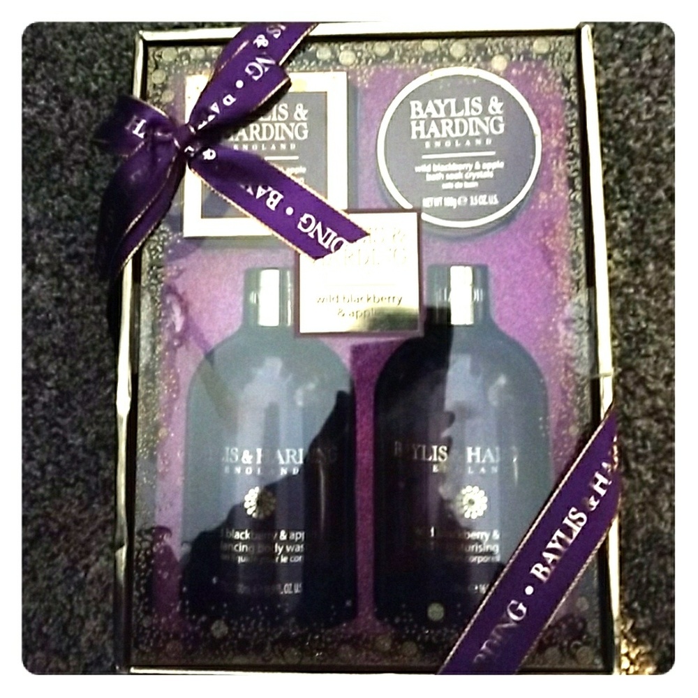 Baylis & Harding England-wild blackberry & apple